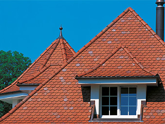 Заказать укладку шатровой кровли в Краснодаре